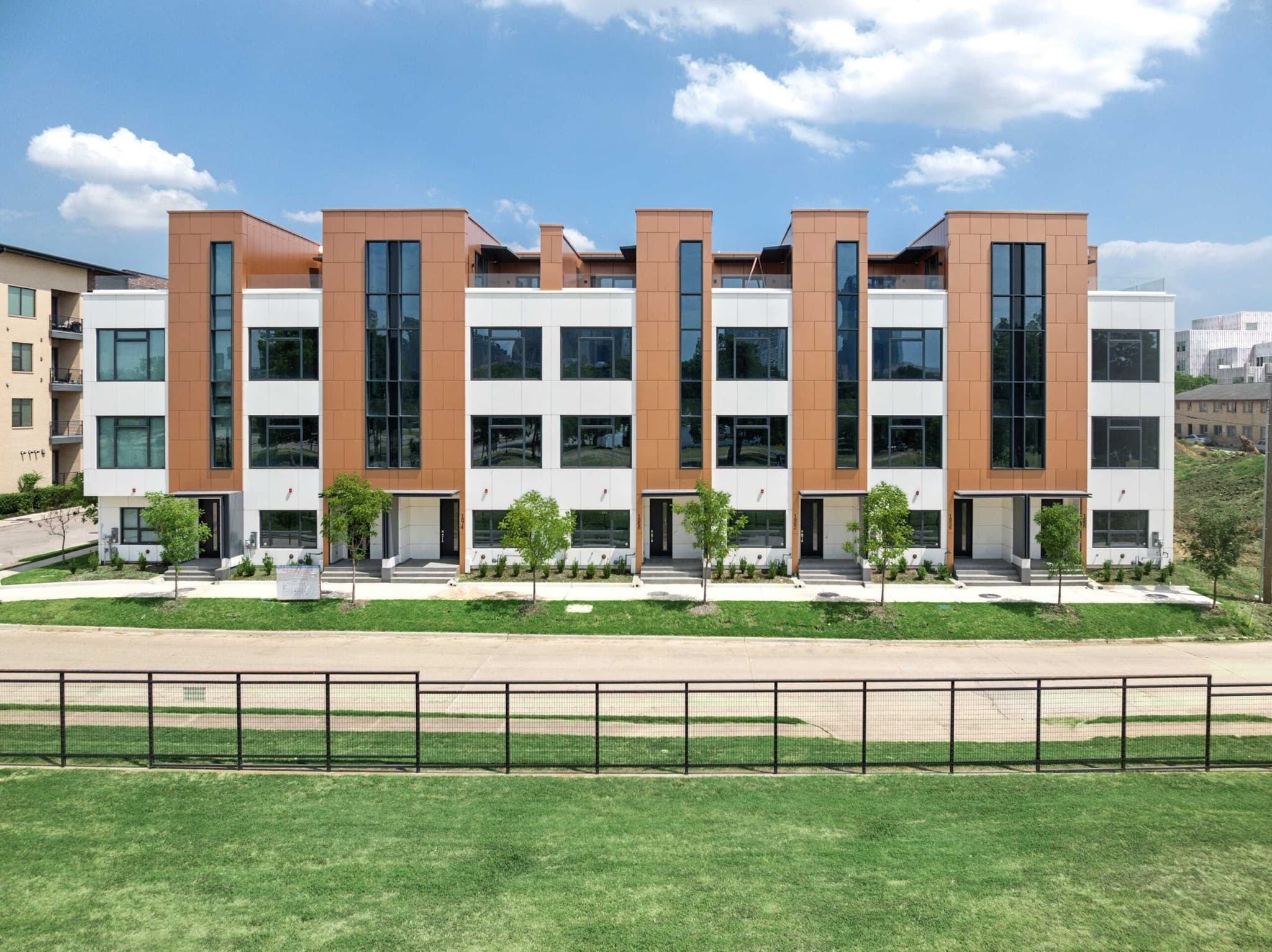 Beaumont townhome residences near Downtown Dallas